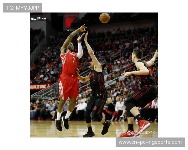 2016年勇士与火箭季后赛第三场精彩回顾与赛后分析